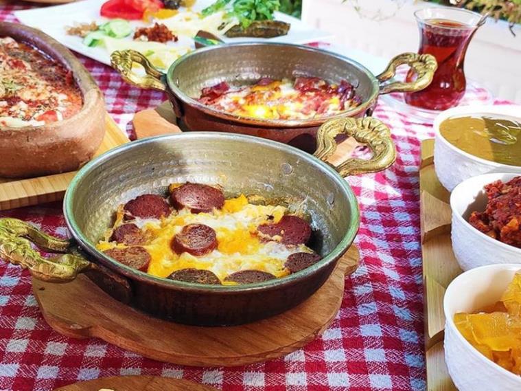 Sucuklu/Pastırmalı Yumurta